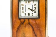 Часы кабинетные «Владимир» с боем Владимирский часовой завод, 1957 Латунь, дерево, стекло Собрание Московского музея дизайна