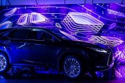 Lexus RX, инсталляция от Зорика Истомина